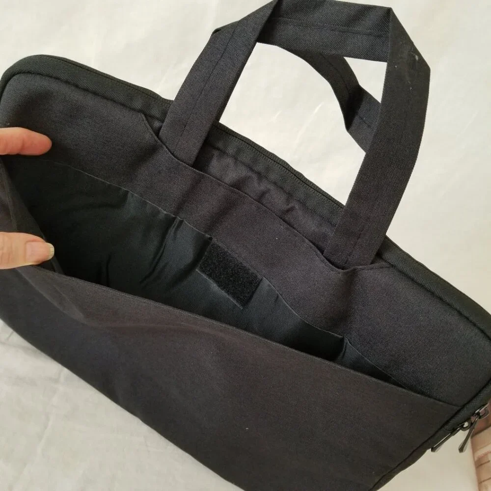 NWOT! Padded Water-resistant Laptop Computer Carrying Case with Plush Interior